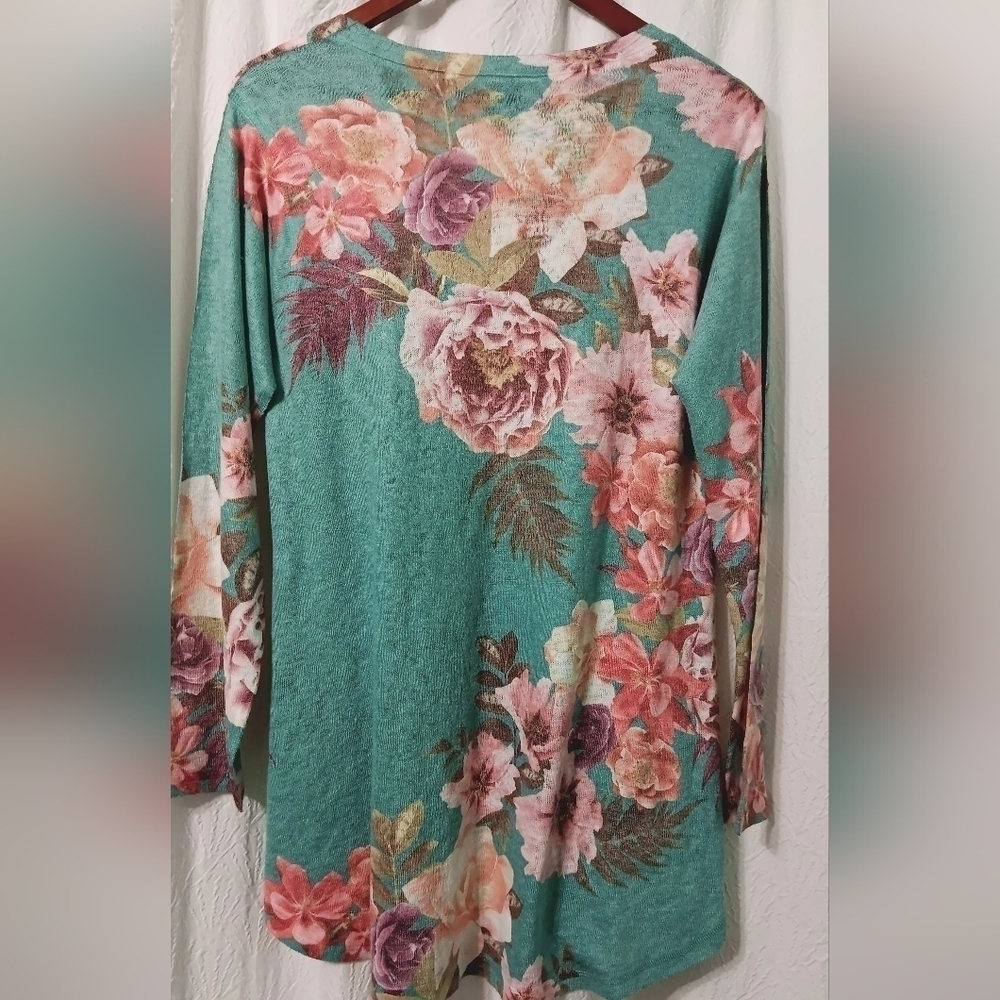 3X25 SOFT SURROUNDINGS medium floral thin top - Picture 2 of 12